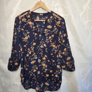 Cure. Pullover Floral Blouse Womens M Navy Blue V-Neck W/Buttons 3/4 Roll Sleeve